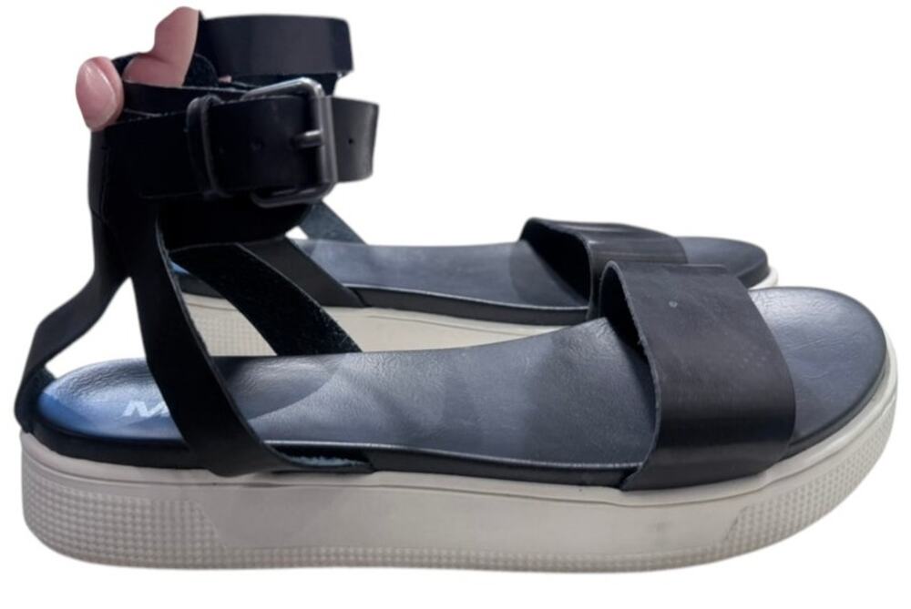 MIA Ellen Strappy Platform Sandals Faux Leather Sz 9 Black White Comfy Chic City